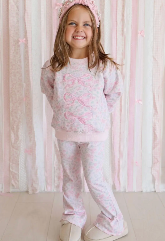 Sweet Wink Bow & Bloom Sweatshirt/Pants Set